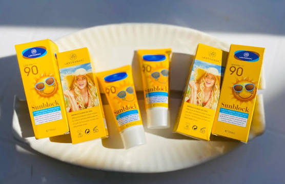 ضد آفتاب بی رنگ Sunblock آنتاوای